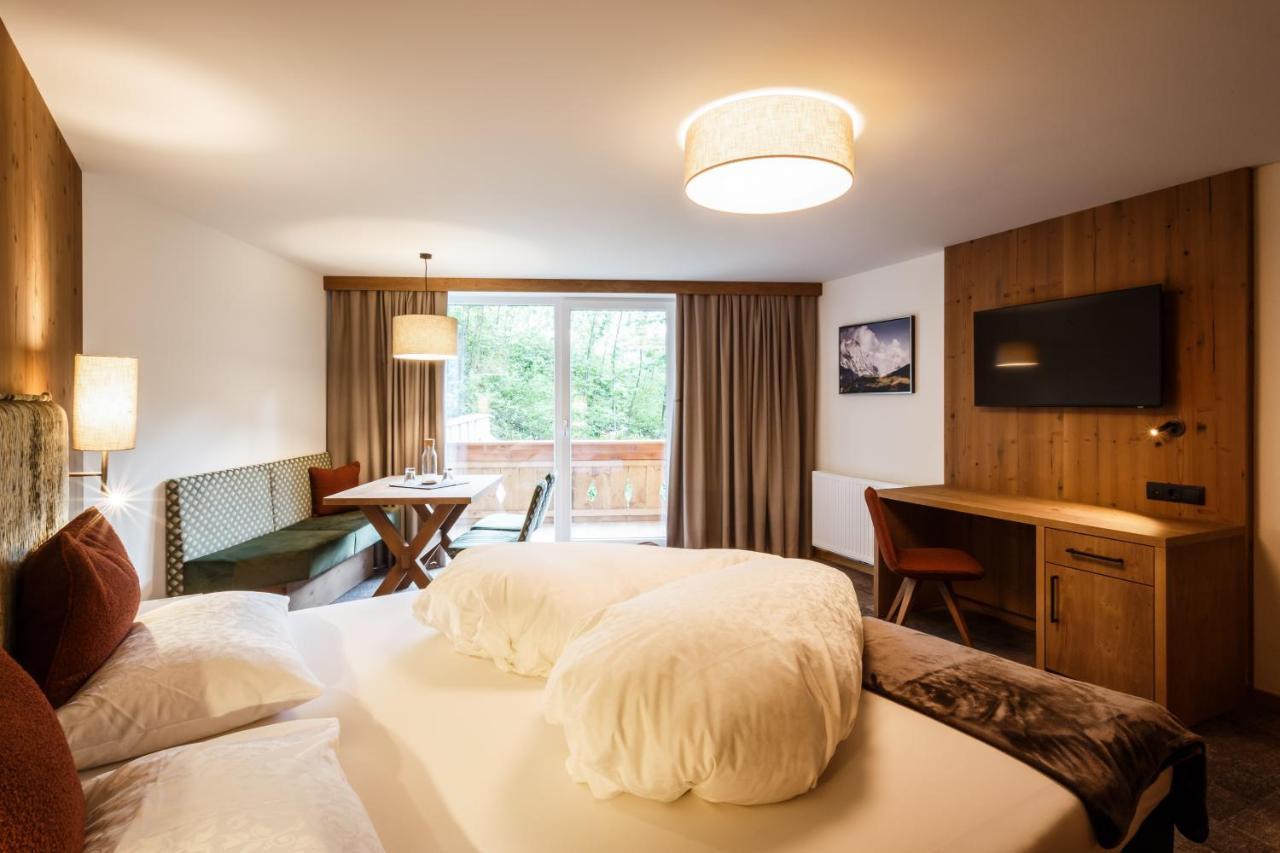 Das Naturhotel Die Eng Хинтеррисс Экстерьер фото