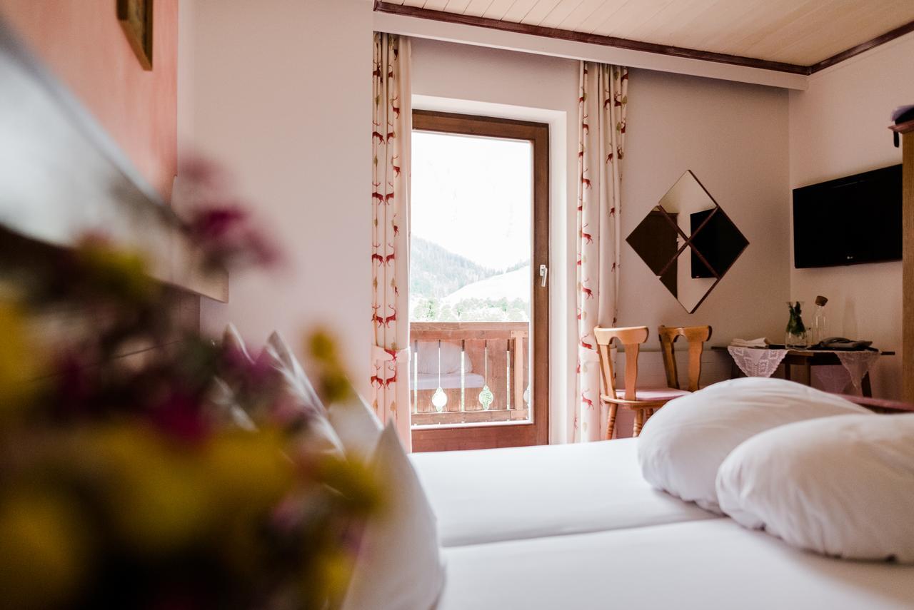 Das Naturhotel Die Eng Хинтеррисс Экстерьер фото