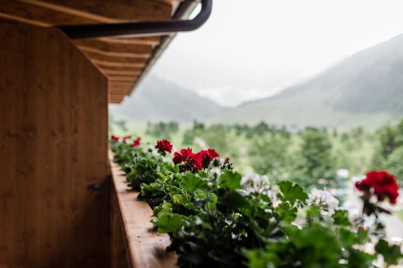 Das Naturhotel Die Eng Хинтеррисс Экстерьер фото