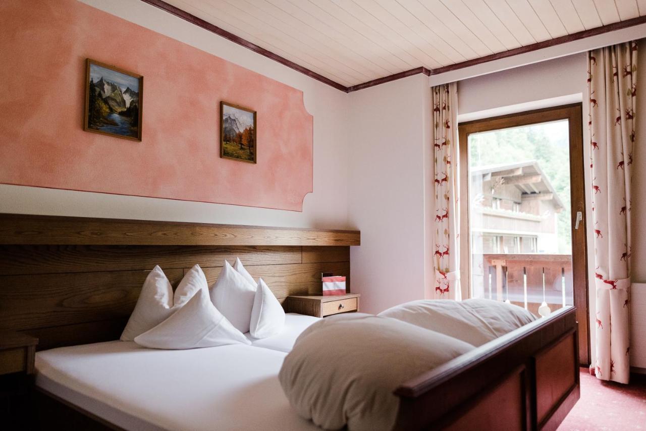 Das Naturhotel Die Eng Хинтеррисс Экстерьер фото